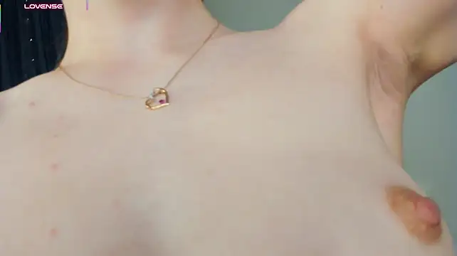 LianneBynon - pinch my nipples!