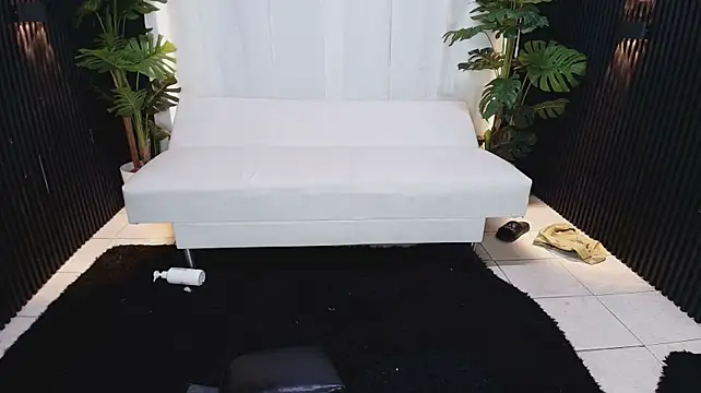 Dolls_hotcum - 5 SPANKS ON HER BUTTOCKS + BLOWJOB