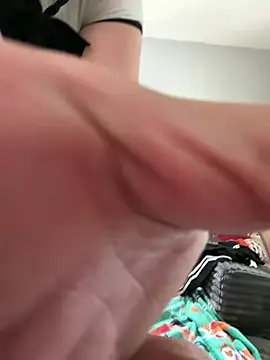 Kenzibb3 - Rub clit 🫰😉