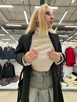 Michelle_lovique - make me wet when i walking in mall