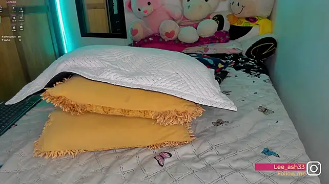 Lee_Ash - fingering pussy 🤤