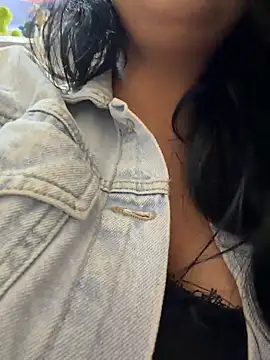 Tisha_Busty - WALKING IN MARKET w NAKED BOOBS OMG risk