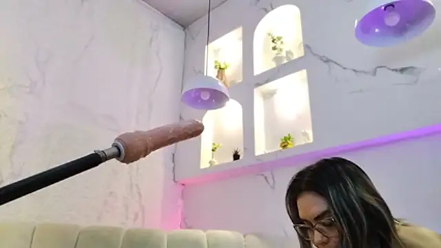 Zarcasutra_t - Eye contact + naughty smile 👀x 1 min