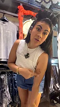 Laia_Hills - 🥵🧊Go play ice Titis🧊🥵