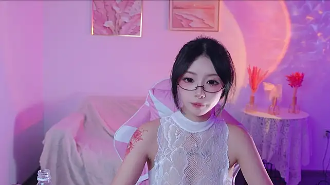 Xiyu-Ada - 😍手伸内裤揉鲍鱼＋隔衣乳夹💦