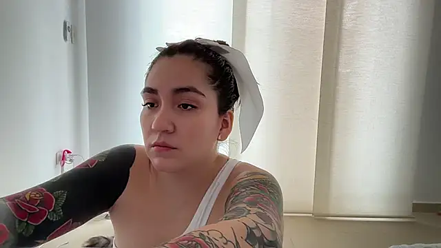KathiaJenner - Show us your naked ass 🥵