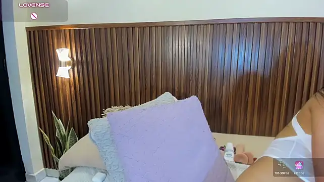YARA_SHINE2 - plug anal +crem titts