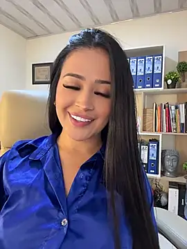 Sara_fun - naked in the office in secret