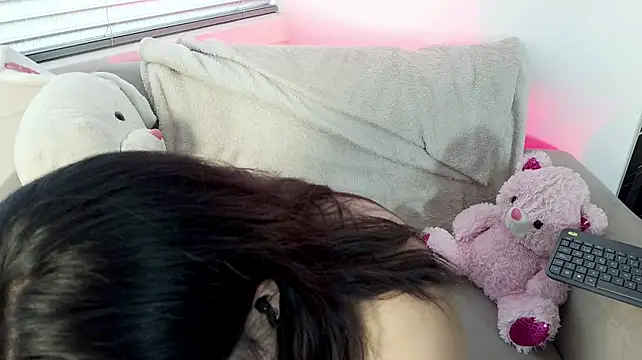LiliMilk_21 - FINGER IN PUSSY + SALIVE