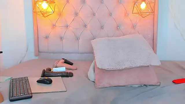Zamira_44 - ride dildo