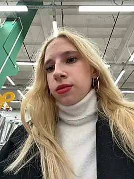 Michelle_lovique - make me wet when i walking in mall