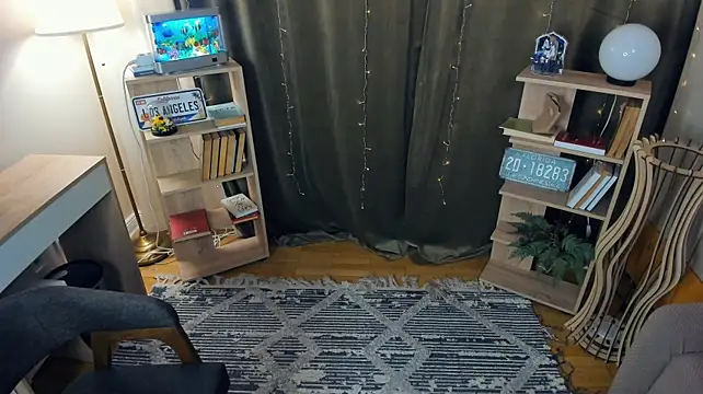 FredaWaterfall - spin around 360 with hands behind head