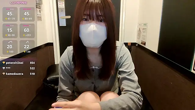 Hinanon_18 - 上の服を脱ぐ