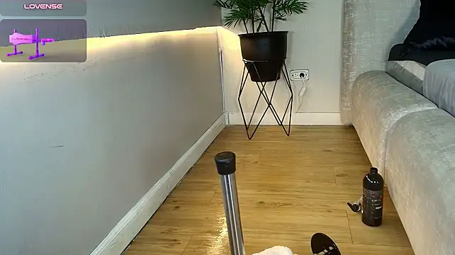 Megan_lux_