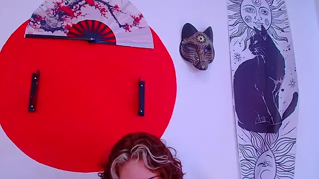 Maddyredhairy - cum show