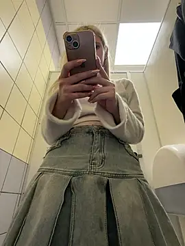 Michelle_lovique - make me wet when i walking in mall