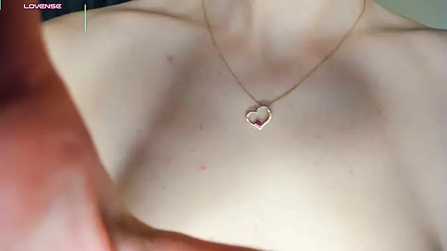 LianneBynon - pinch my nipples!