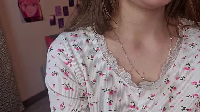 TeressaKapanke - Tease you with my top