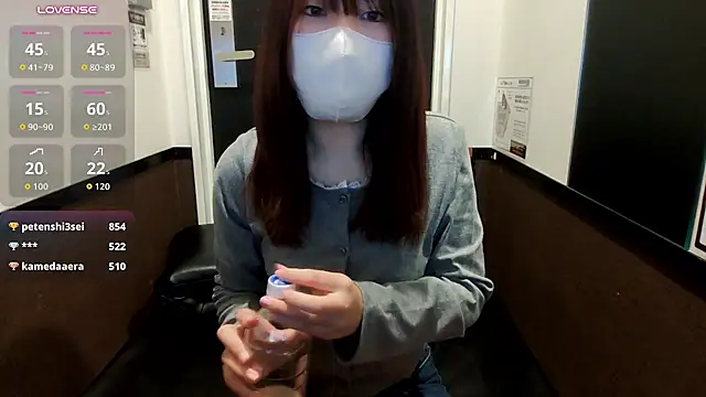 Hinanon_18 - 上の服を脱ぐ