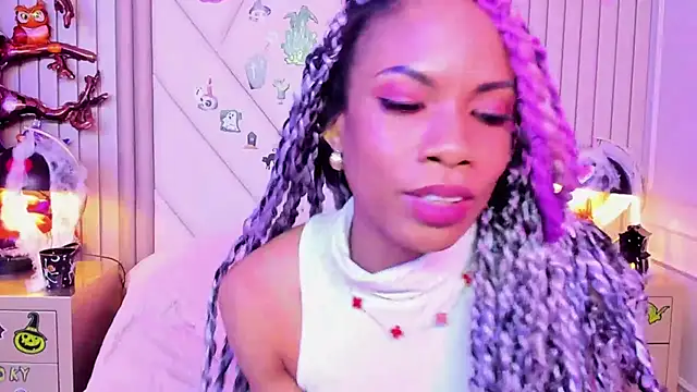 LailaDavidson - Get naked now!!!