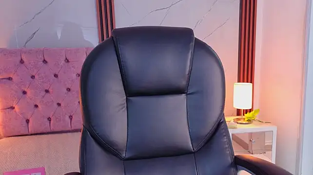 Julianaa_Castro_ - OIL AND SHAKE ASS