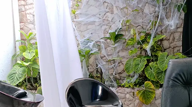 AlishOward35 - Legs up in garden and fingering pussy