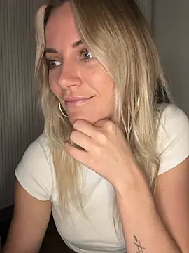 Milla__one - 2 süsse zöpfchen ;)