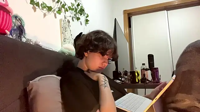 HeyFriren - sent u my hot Video ANAL and we go pvt