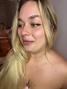 Lilixcake - bilincs a kézre és csüccs a dildóba