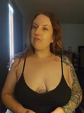 TattedMamaXOXO - Bra off
