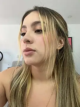 Cloee_Rainbow1 - Cloee a sexy dance for us 😏🔥🔥🔥