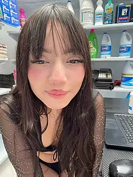 MayyBonita - BLOWJOB HIDDEN IN THE MARKET + BOOBS