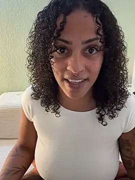 SweetPetiteNoir - PLAY PUSSY WITH DILDO 😈