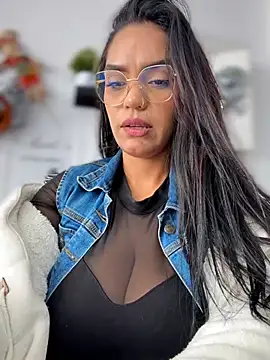 Sara-77 - TOPLESS 4 minutes at the office ✨👑