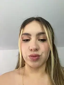 Cloee_Rainbow1 - Cloee a sexy dance for us 😏🔥🔥🔥