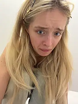 PollyLolly - Take off PANTS + FINGER ASS PUBLIC