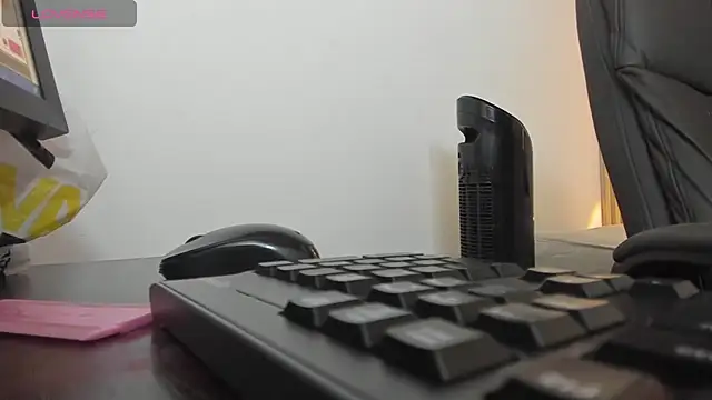 EllaScott7 - I'll show you my beautiful breasts