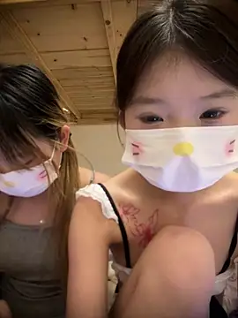 Angel-Sisters - 为什么有个大叔在边上 啊啊啊 大叔的鸡吧好大啊 淫水都被他草出来了