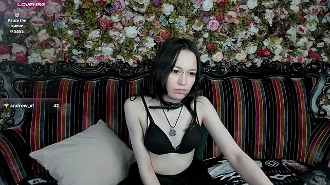 AriettiHamoe - remove bra