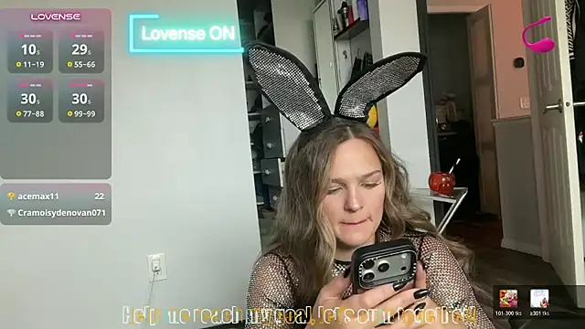 Venessasbutt - PASTIES OFF AT HOME (TOPLESS)
