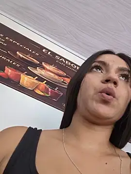 DulceCaroX - Dildo ass wall fast in public