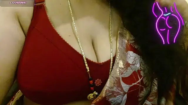 Telugu_pillapreethi - spank boobs with oily boobs