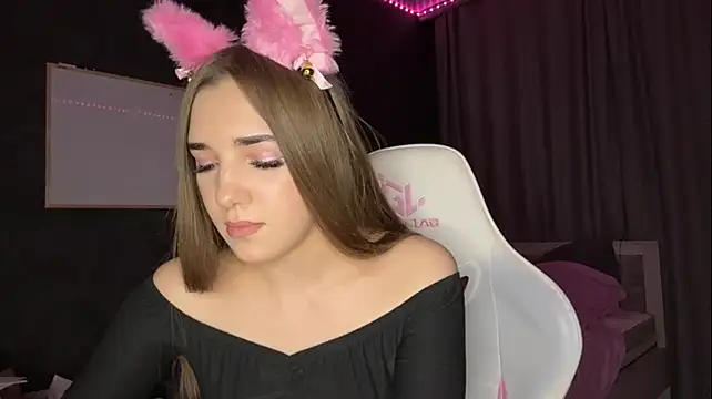 PamelaBurson - My pussy photo in your PM