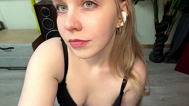 IrmgardCheli - topless