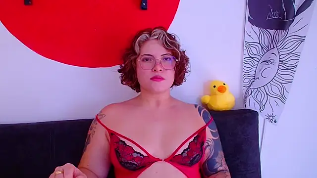 Maddyredhairy - cum show
