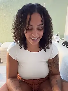 SweetPetiteNoir - PLAY PUSSY WITH DILDO 😈