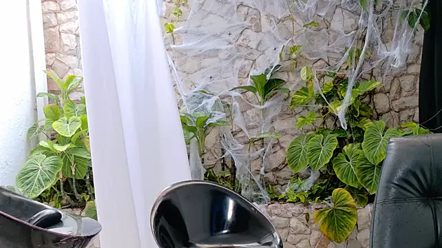 AlishOward35 - Legs up in garden and fingering pussy