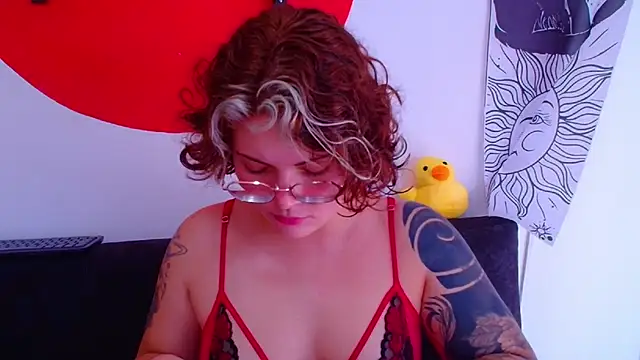 Maddyredhairy - cum show