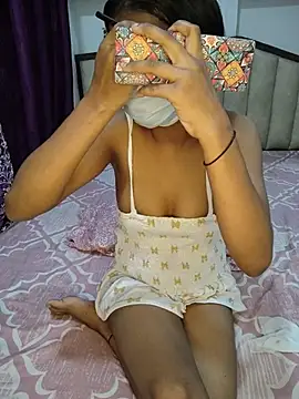 Mini-cutie - Boobs and oil show
