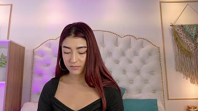 AriaStonne - Teasing (take off top + dance) 😇